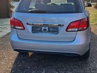 Gebraucht Mercedes B180 122 PS (89 kW) 2017 Silber Van / Kleinbus