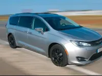 Używany Chrysler Pacifica Limited 291 KM (214 kW) 2018 Srebrny Minivan