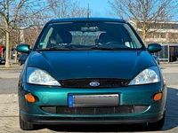 Gebraucht Ford Focus Trend 101 PS (74 kW) 2000 Grün Limousine