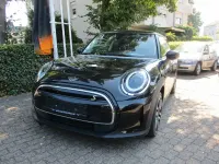 Gebraucht Mini Cooper SE 135 kW (184 PS) 2022 Schwarz Kleinwagen