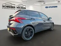 Neu Hyundai i20 Blackline 101 PS (74 kW) 2026 Grau Limousine