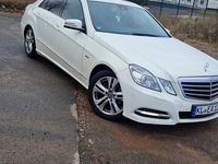 Gebraucht Mercedes E200 136 PS (100 kW) 2012 Weiß Limousine
