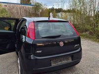 Gebraucht Fiat Punto Pop 69 PS (50 kW) 2013 Schwarz Kleinwagen