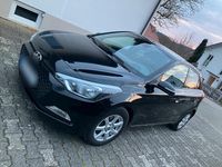 Gebraucht Hyundai i20 75 PS (55 kW) 2017 Schwarz Kleinwagen