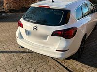 Gebraucht Opel Astra 179 PS (131 kW) 2012 Weiß Kombi