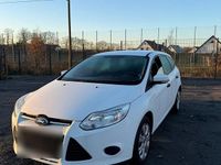 Gebraucht Ford Focus 101 PS (74 kW) 2014 Weiß Kombi