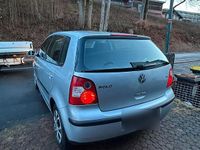 Gebraucht VW Polo 64 PS (47 kW) 2003 Silber Kleinwagen