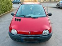 Second-hand Renault Twingo 58 CP (42 kW) 2006 Roșu Hatchback