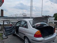 Gebraucht Suzuki Liana 90 PS (66 kW) 2002 Silber Limousine