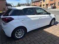 Gebraucht Hyundai i20 Advantage 84 PS (61 kW) 2020 Weiß Kleinwagen