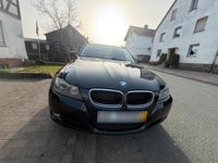 Gebraucht BMW 320 170 PS (125 kW) 2011 Schwarz Kombi