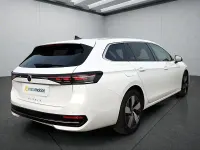 Gebraucht VW Passat 150 PS (110 kW) 2025 Weiß Kombi