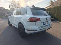 Gebraucht VW Touareg Executive 262 PS (192 kW) 2017 Weiß SUV
