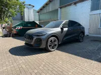 Neu Audi Q5 Sportback Sport 204 PS (150 kW) 2026 Grau SUV