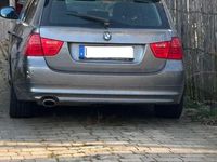 Gebraucht BMW 318 143 PS (105 kW) 2008 Grau Kombi