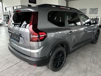 Neu Dacia Jogger Extreme 140 PS (102 kW) 2025 Grau Van / Kleinbus