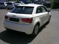 Gebraucht Audi A1 Attraction 86 PS (63 kW) 2012 Weiß Kleinwagen