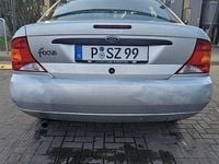 Second-hand Ford Focus 101 CP (74 kW) 2001 Argintiu Berlinǎ