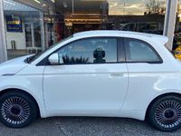 Gebraucht Fiat 500e Basis 86 kW (118 PS) 2023 Colore esterno (arktis weiß) Limousine