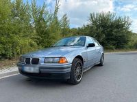 Gebraucht BMW 318 116 PS (85 kW) 1997 Grau Limousine