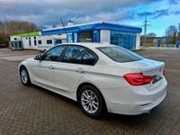 Gebraucht BMW 318 Advantage 150 PS (110 kW) 2017 Weiß Limousine