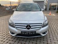 Gebraucht Mercedes B180 116 PS (85 kW) 2014 Silber Kleinwagen