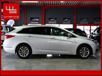 Gebraucht Hyundai i40 Trend 116 PS (85 kW) 2016 Sleek silver / met (metallic) Kombi