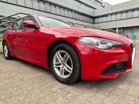 gebraucht Alfa Romeo Giulia Giulia2.0 TURBO AT8 147KW BI-XENON/NAVI/SHA/PDC