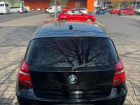 Gebraucht BMW 116 116 PS (85 kW) 2010 Schwarz Kleinwagen