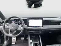 Gebraucht VW Passat R-line 150 PS (110 kW) 2024 Schwarz Kombi