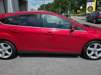 Gebraucht Ford Focus Titanium 150 PS (110 kW) 2013 Rot Limousine