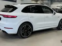 Gebraucht Porsche Cayenne E-Hybrid Platinum Edition 462 PS (339 kW) 2023 Weiß SUV