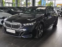 Gebraucht BMW 520 M Sport 190 PS (139 kW) 2025 Carbonschwarz Kombi
