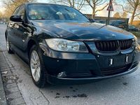 Gebraucht BMW 318 143 PS (105 kW) 2007 Schwarz Limousine