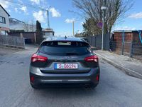 Gebraucht Ford Focus Cool & Connect 151 PS (111 kW) 2019 Grau Limousine