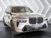 Neu BMW X7 352 PS (258 kW) 2026 Grau SUV