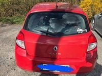 Gebraucht Renault Clio II Expression 75 PS (55 kW) 2010 Rot Kleinwagen