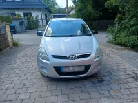 Gebraucht Hyundai i20 77 PS (56 kW) 2009 Silber Kleinwagen
