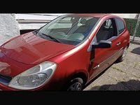 Gebraucht Renault Clio II 60 PS (44 kW) 2005 Rot Kleinwagen