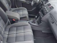 Gebraucht VW Touran Match 140 PS (102 kW) 2012 Grau Van / Kleinbus