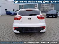 Gebraucht Kia Rio 109 PS (80 kW) 2016 Weiß Limousine