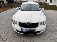 Gebraucht Skoda Superb Ambition 140 PS (102 kW) 2012 Weiß Kombi