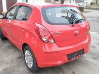 Gebraucht Hyundai i20 Trend 86 PS (63 kW) 2012 Rot Limousine