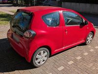 Gebraucht Toyota Aygo 68 PS (50 kW) 2009 Rot Kleinwagen