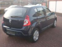 Gebraucht Dacia Sandero 75 PS (55 kW) 2012 Blau Limousine
