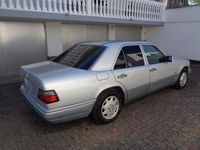 Gebraucht Mercedes E280 193 PS (141 kW) 1995 Silber Limousine