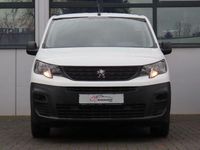 Gebraucht Peugeot Partner 102 PS (75 kW) 2021 Weiß Van / Kleinbus