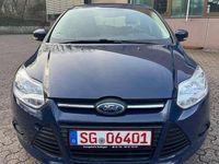 Używany Ford Focus Ambiente 101 KM (74 kW) 2013 Niebieski Hatchback