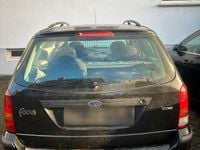 Gebraucht Ford Focus 115 PS (84 kW) 2002 Schwarz Kombi