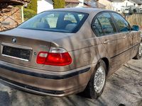 Gebraucht BMW 318 118 PS (86 kW) 2001 Gold Limousine